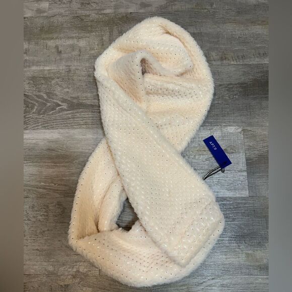 $5 ADD ON ITEM NWT Apt. 9 Cream Faux Fur Infinity Scarf w/Metallic Silver Dots - Picture 5 of 8